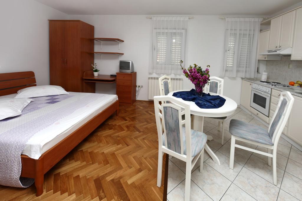 Apartments In Beautiful Split Podstrana Værelse billede